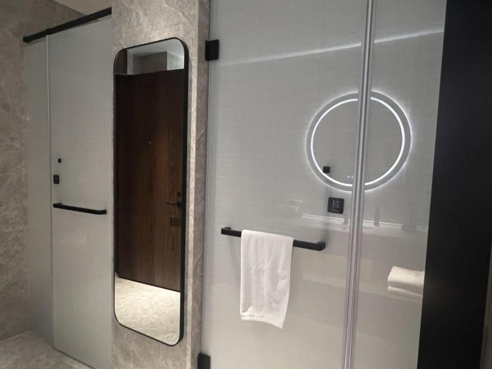 Urcove By Hyatt Futian Cbd Hotell Shenzhen Exteriör bild
