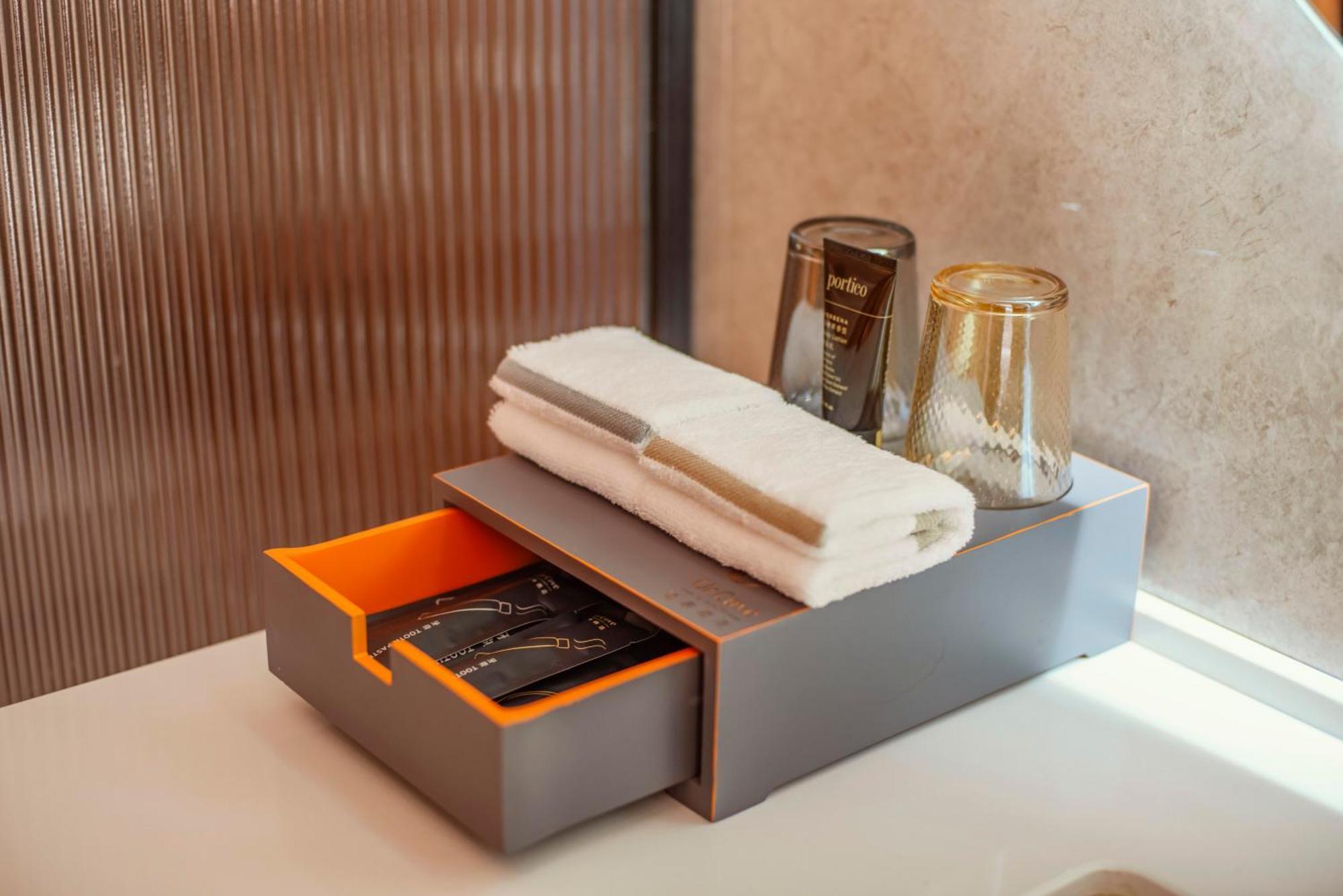 Urcove By Hyatt Futian Cbd Hotell Shenzhen Exteriör bild